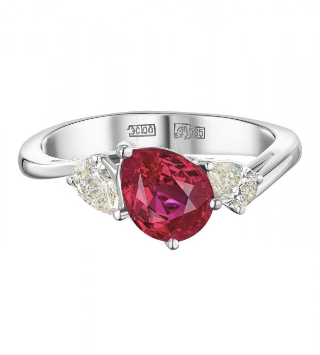 Кольцо с рубином и бриллиантами (код 73873)