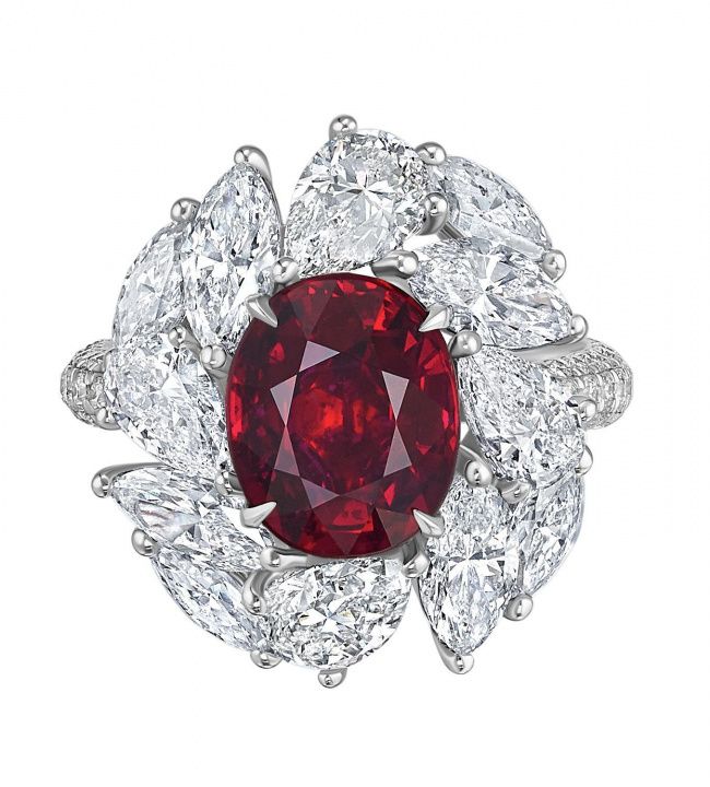 Кольцо с рубином и бриллиантами (код 69180)