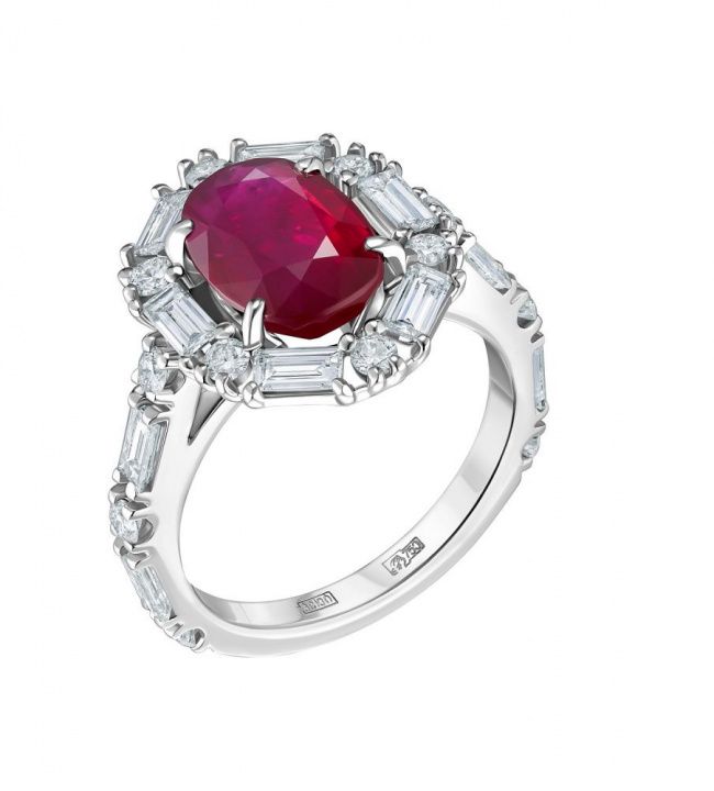 Кольцо с рубином и бриллиантами (код 79615)